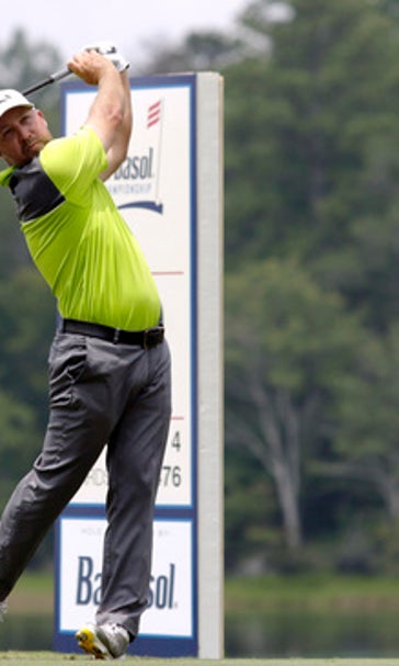 Chad Collins misses 59 chance, parring final 2 holes for 60 (Jul 21, 2017)